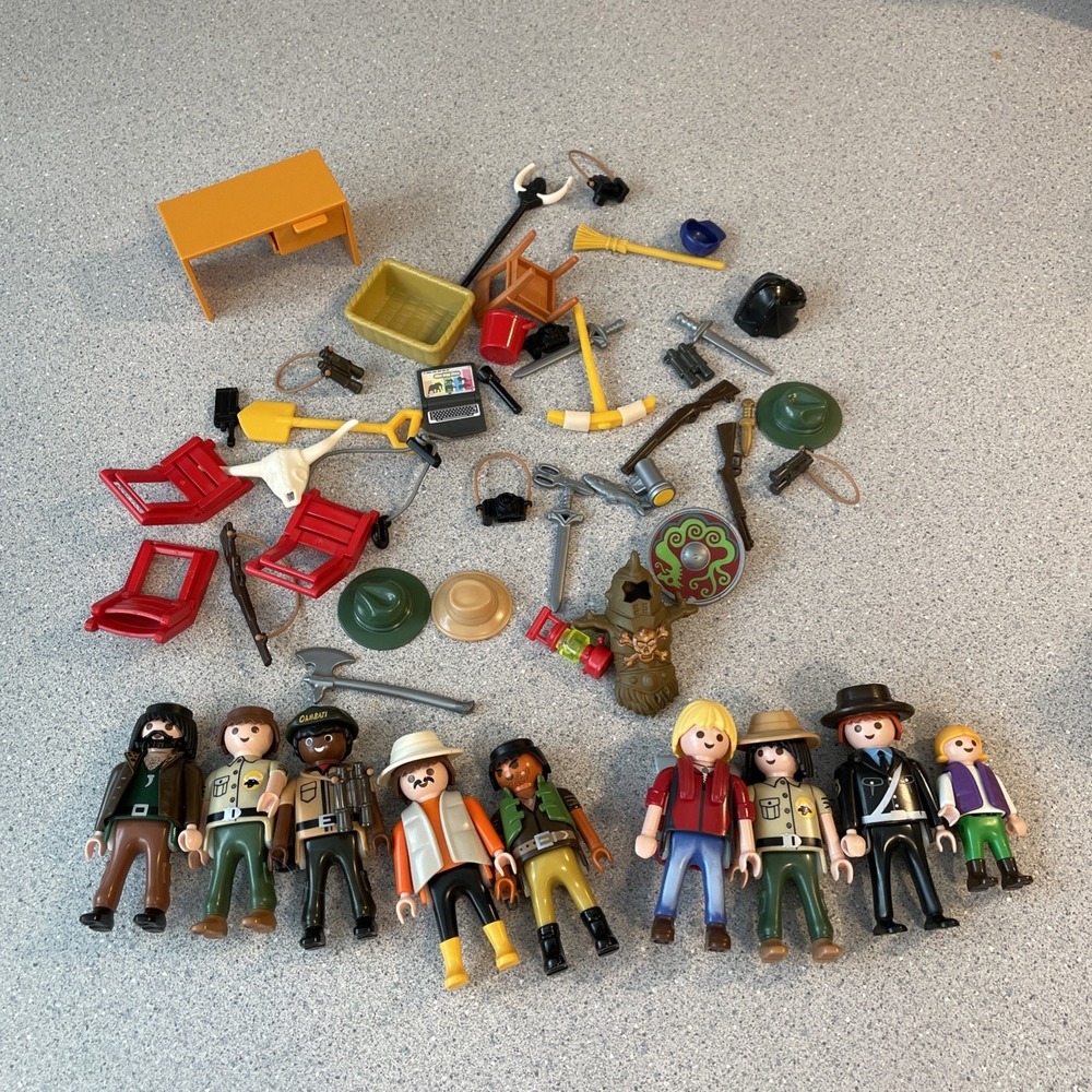 Large LOT Of Playmobil Accessories and people Hats Weapons Zoo Keeper Safari